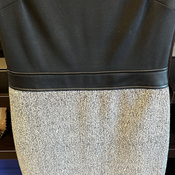 Karl Langford, black and gray dress. Size 0 fits like a small. - Picture 3 of 6
